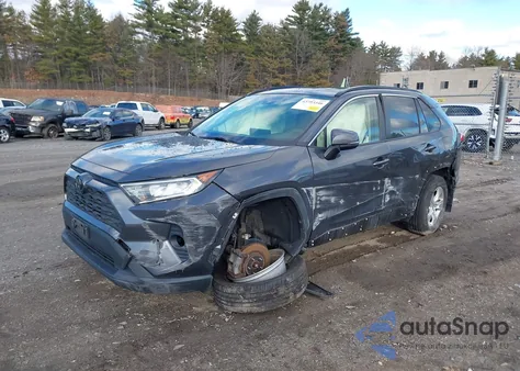 2019 Toyota Rav4 Xle z USA, uszkodzony, nr VIN JTMP1RFV5KD520273